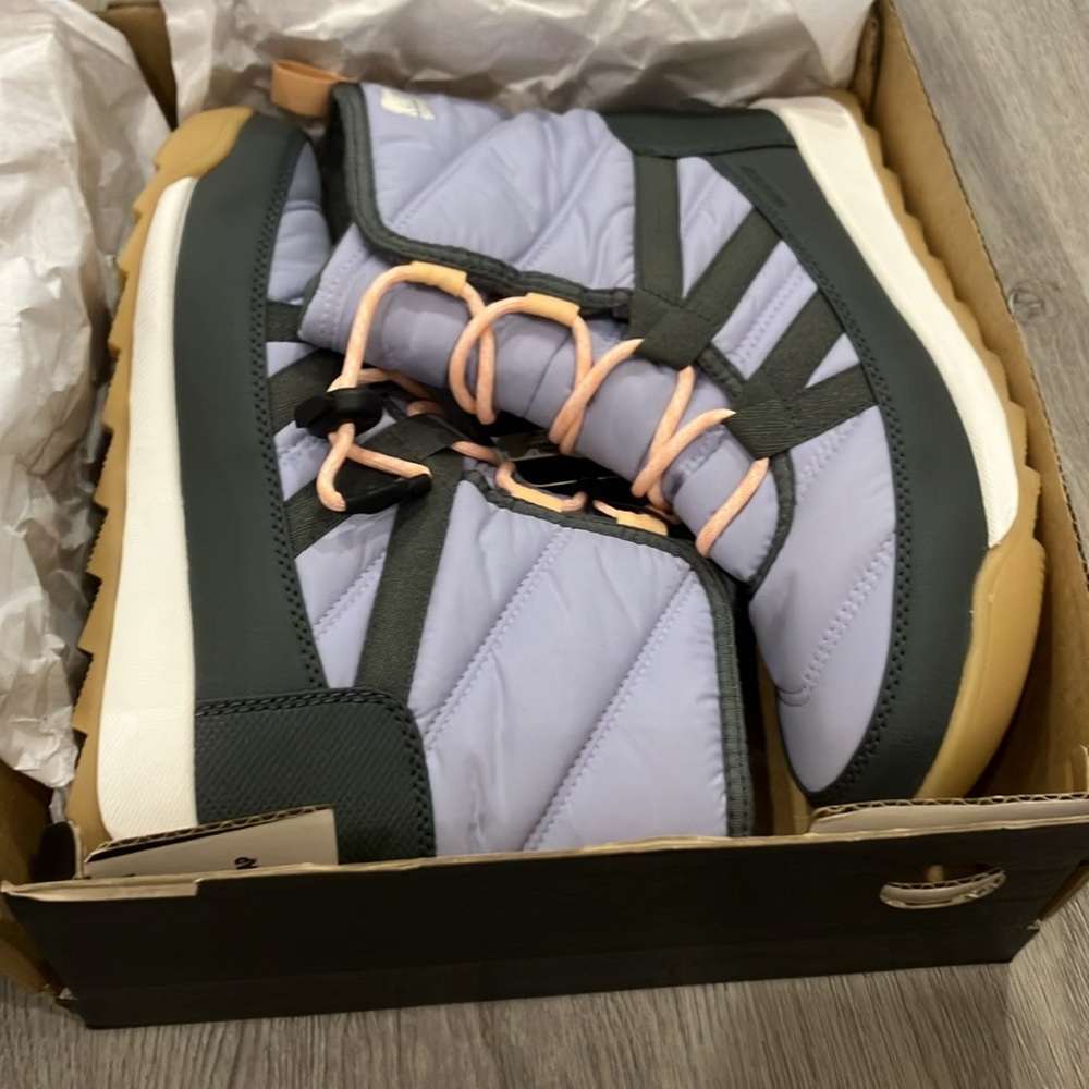 New! Sorel Boots Youth sz 6